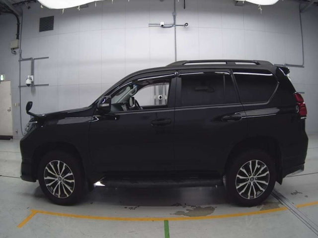TOYOTA LAND CRUISER PRADO 2018