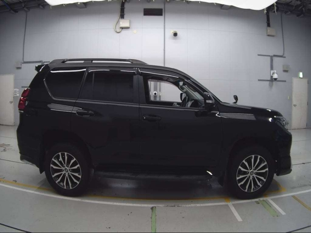 TOYOTA LAND CRUISER PRADO 2018