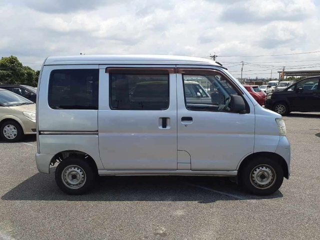 DAIHATSU HIJET VAN 2017