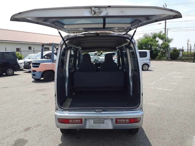 DAIHATSU HIJET VAN 2017