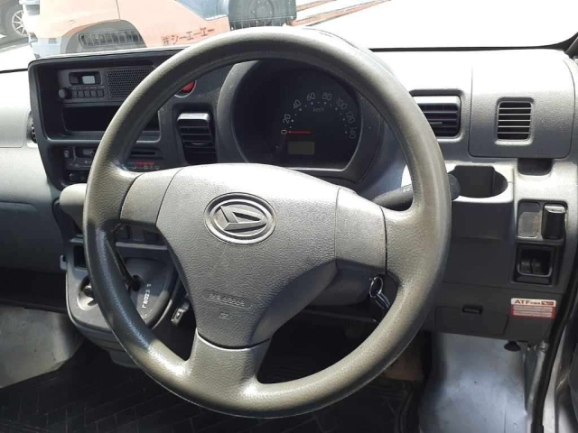 DAIHATSU HIJET VAN 2017