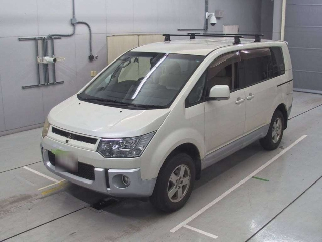 MITSUBISHI DELICA D5 2010