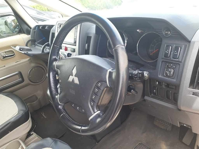 MITSUBISHI DELICA D5 2010