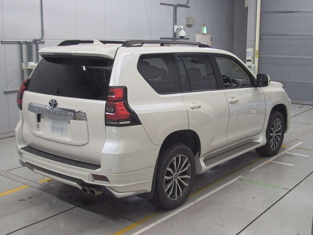 TOYOTA LAND CRUISER PRADO 2021