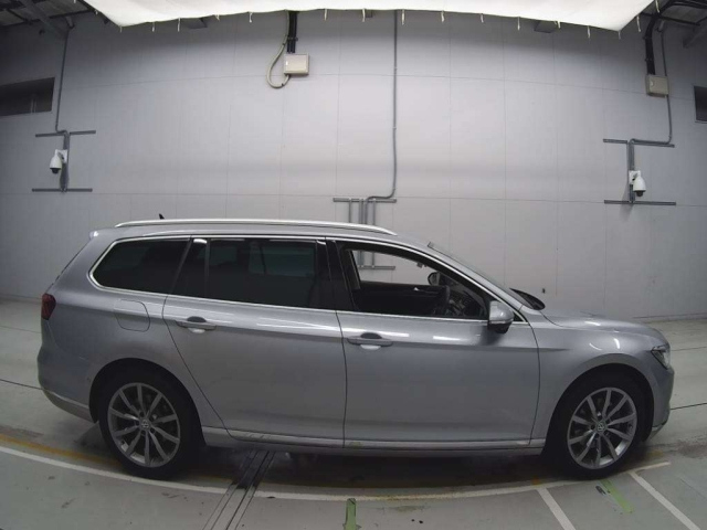 VOLKSWAGEN PASSAT VARIANT 2019
