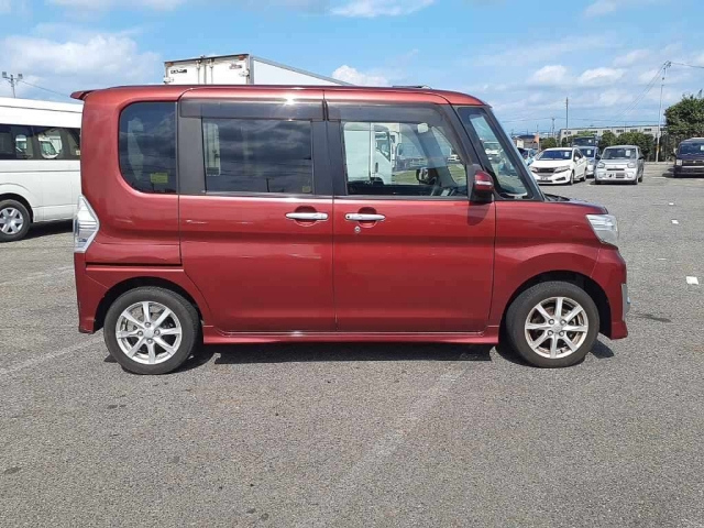 DAIHATSU TANTO 2013