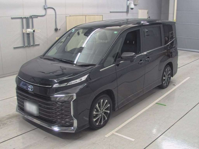 TOYOTA VOXY 2024