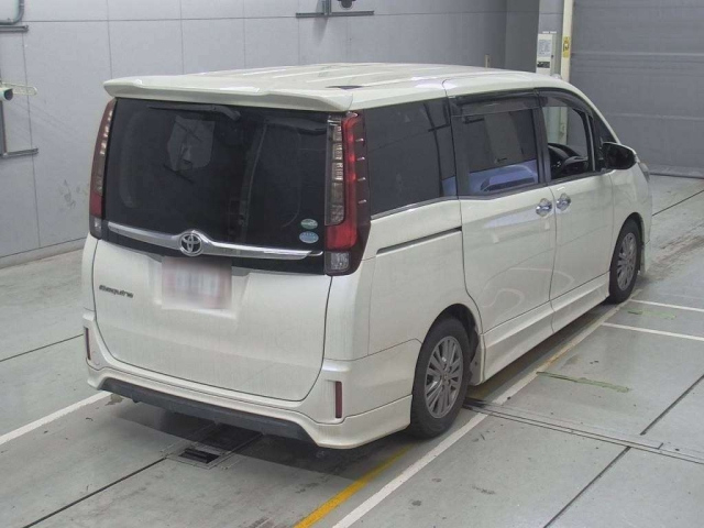 TOYOTA ESQUIRE 2014
