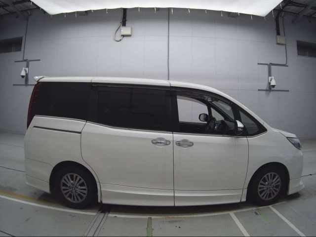 TOYOTA ESQUIRE 2014