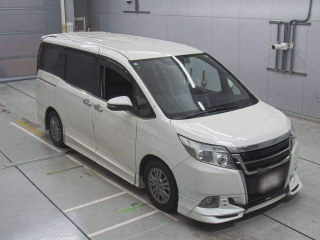 TOYOTA ESQUIRE 2014