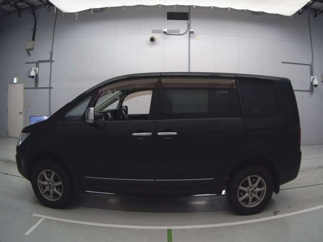 MITSUBISHI DELICA D5 2012