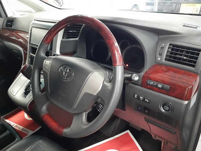 TOYOTA ALPHARD 2010