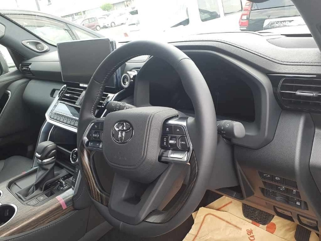 TOYOTA LAND CRUISER 2025