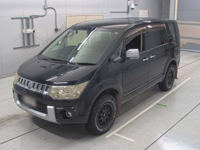 MITSUBISHI DELICA D5 2010