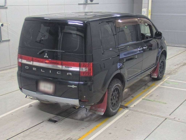 MITSUBISHI DELICA D5 2010
