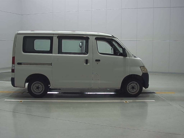 TOYOTA TOWN ACE VAN 2013