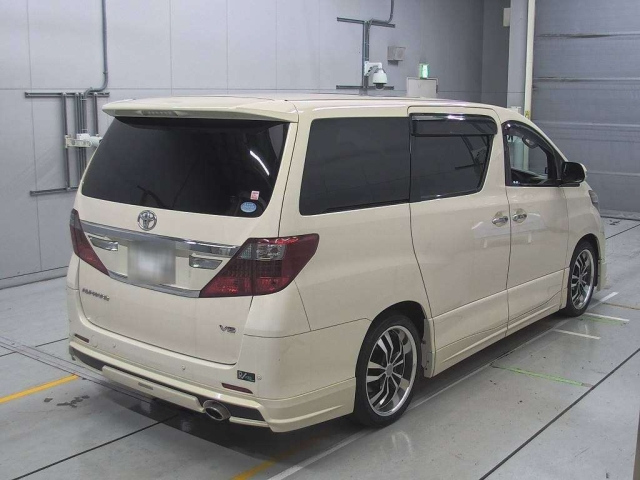 TOYOTA ALPHARD 2013