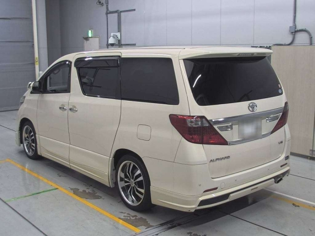 TOYOTA ALPHARD 2013