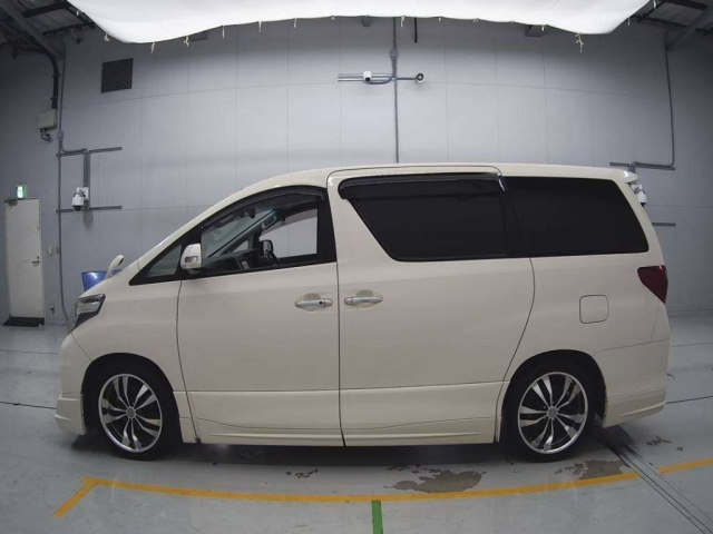 TOYOTA ALPHARD 2013