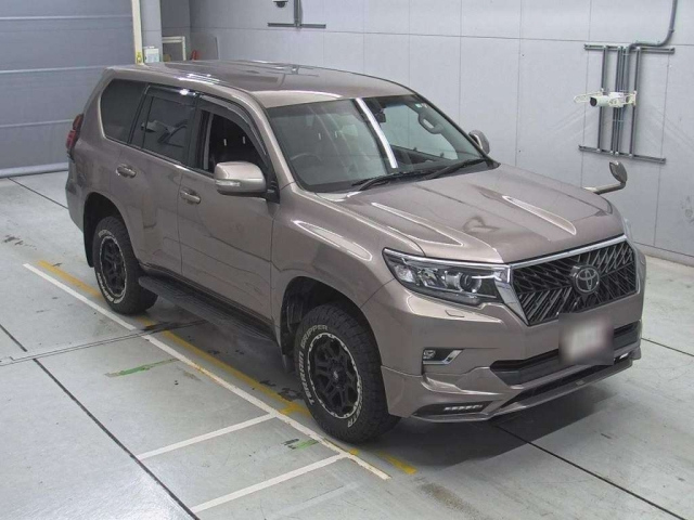 TOYOTA LAND CRUISER PRADO 2018