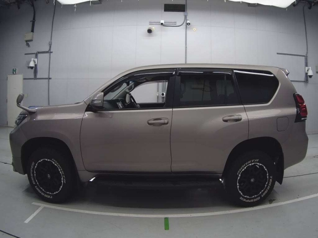 TOYOTA LAND CRUISER PRADO 2018