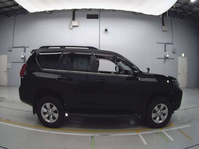 TOYOTA LAND CRUISER PRADO 2018