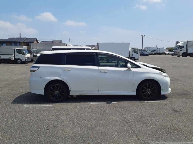 TOYOTA WISH 2012