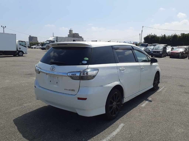 TOYOTA WISH 2012