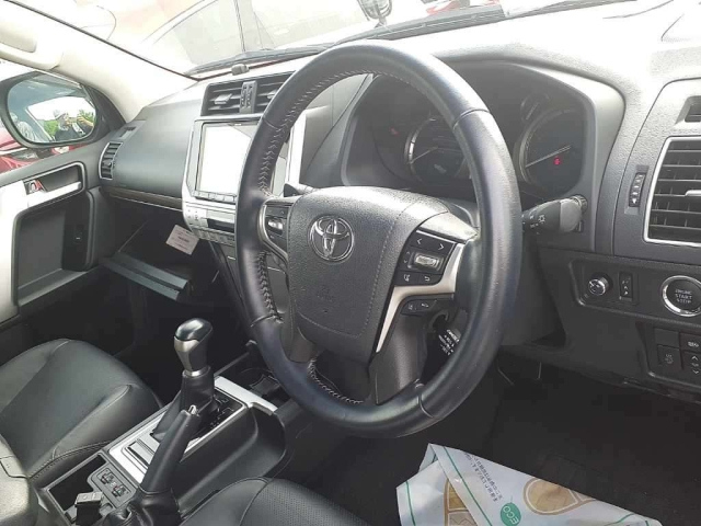 TOYOTA LAND CRUISER PRADO 2018