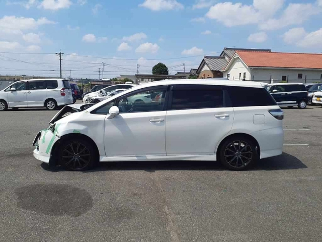 TOYOTA WISH 2012