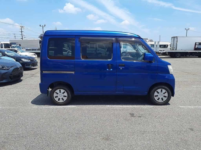 DAIHATSU HIJET VAN 2015