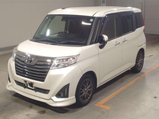 TOYOTA ROOMY 2017
