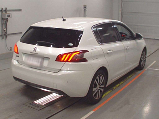 Заказать PEUGEOT 308