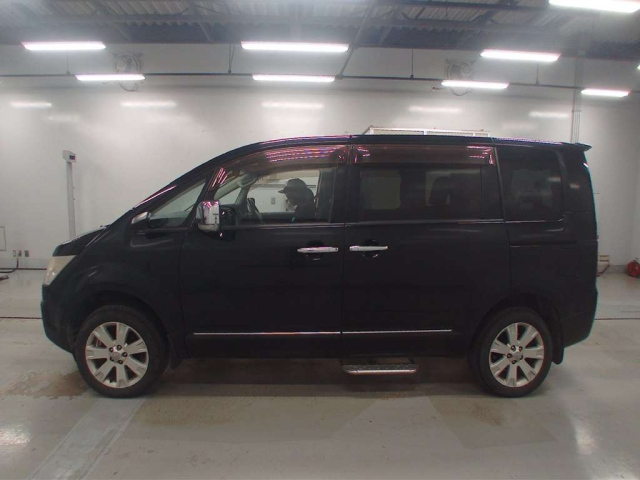 MITSUBISHI DELICA D5 2008