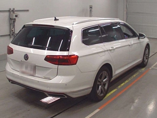 Заказать VOLKSWAGEN PASSAT VARIANT