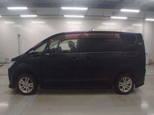 MITSUBISHI DELICA D5 2008