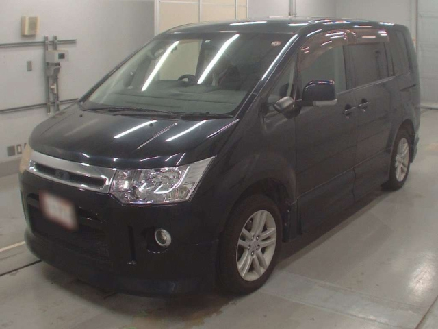 MITSUBISHI DELICA D5 2008