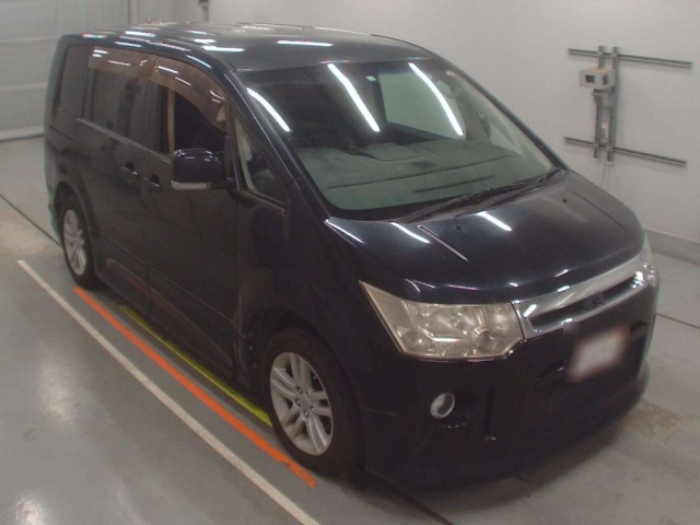 MITSUBISHI DELICA D5 2008