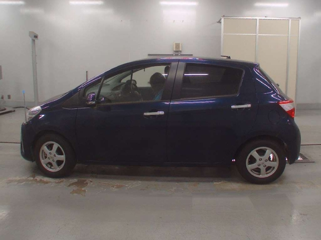 TOYOTA VITZ 2019
