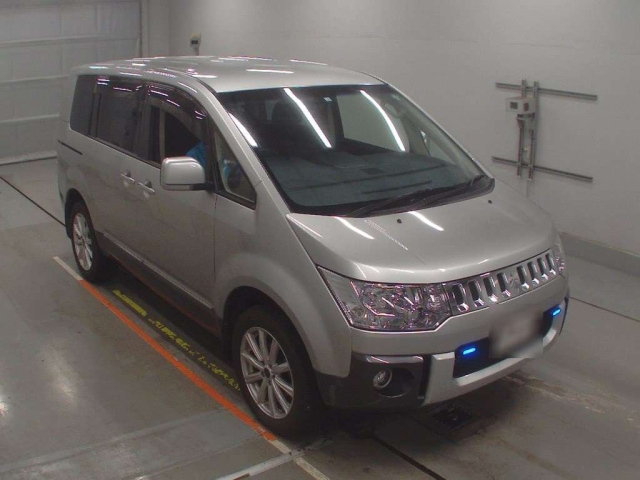 MITSUBISHI DELICA D5 2018