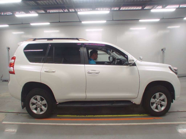 TOYOTA LAND CRUISER PRADO 2015