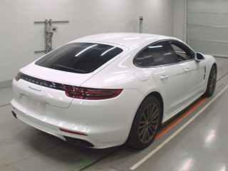 Заказать PORSCHE PANAMERA