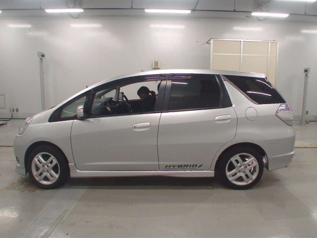 HONDA FIT SHUTTLE 2011