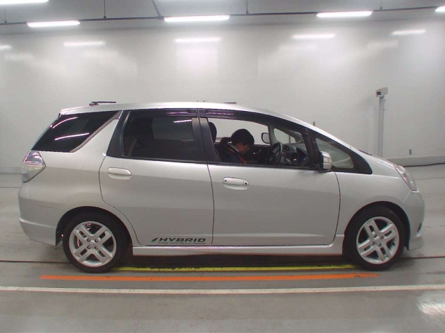 HONDA FIT SHUTTLE 2011