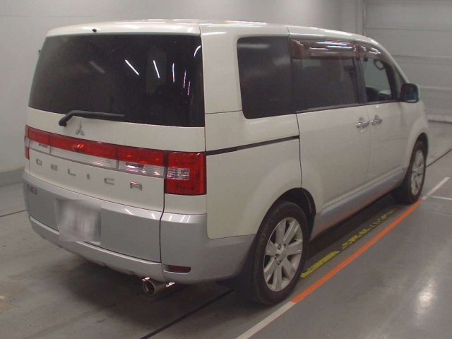 MITSUBISHI DELICA D5 2009