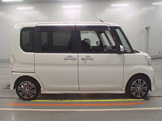 DAIHATSU TANTO 2014
