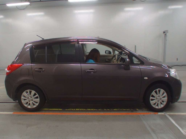 NISSAN TIIDA 2008