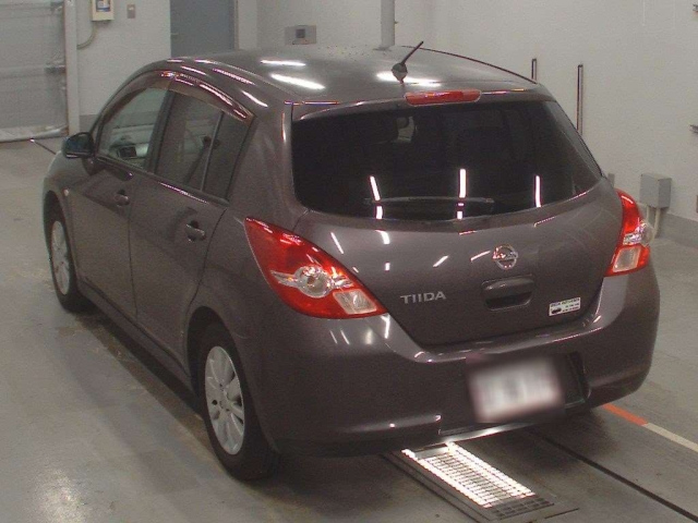 NISSAN TIIDA 2008