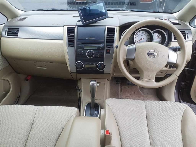 NISSAN TIIDA 2008