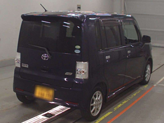 TOYOTA PIXIS SPACE 2015